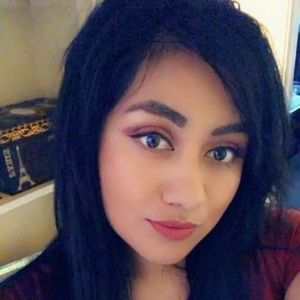 Meet your Posher, Anahi